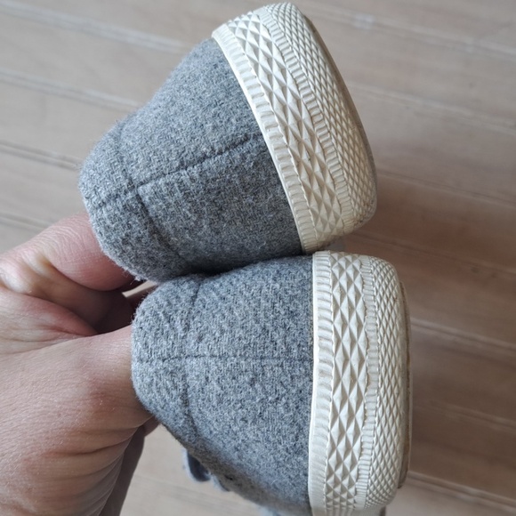 Sugar Gonzo Knot Bow Gray Felt Memory Foam Comfort Textured Slip On Sneakers - Picture 4 of 10
